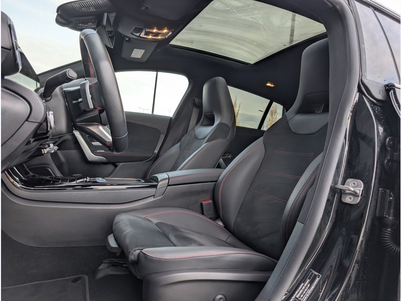 Image Mercedes-Benz CLA 180 d Shooting Brake AMG Line TO  SIEGES ELECTRIQUES MEMOIRES CHAUFFANTS CAMERA 360 HUD MULTIBEAM SO