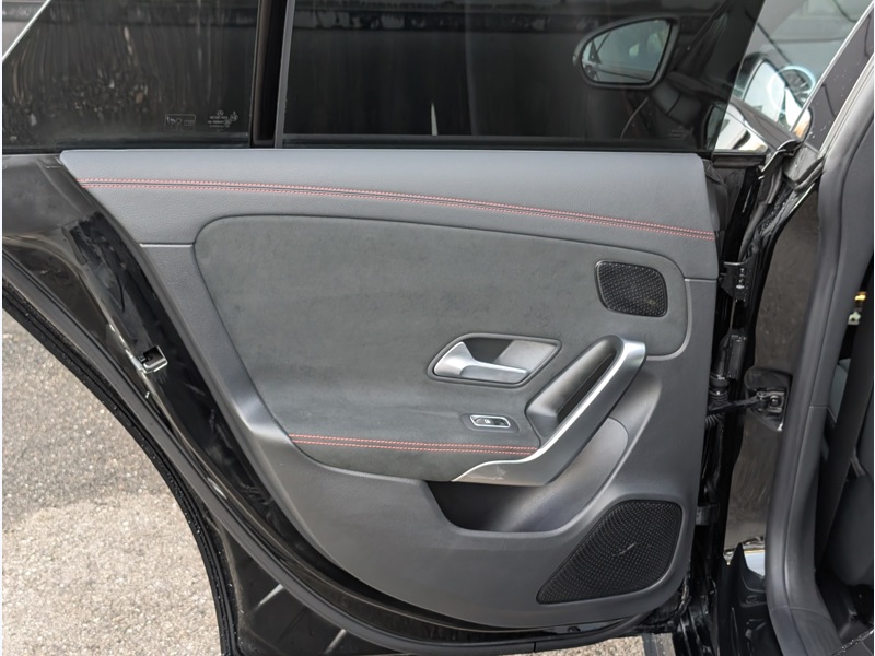 Image Mercedes-Benz CLA 180 d Shooting Brake AMG Line TO  SIEGES ELECTRIQUES MEMOIRES CHAUFFANTS CAMERA 360 HUD MULTIBEAM SO