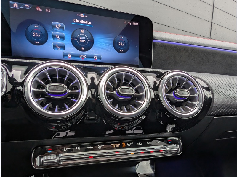 Image Mercedes-Benz CLA 180 Shooting Brake AMG Line TO SIEGES ELECTRIQUES MEMOIRES CHAUFFANTS MULTIBEAM CAMERA 360 HUD