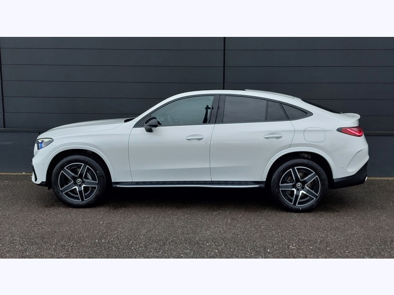 Image Mercedes-Benz GLC COUPÉ GLC 300 e Hybrid EQ 4MATIC Coupé AMG Line Pack d'assistance à la conduite Plus  Pack Sport Noir AMG 