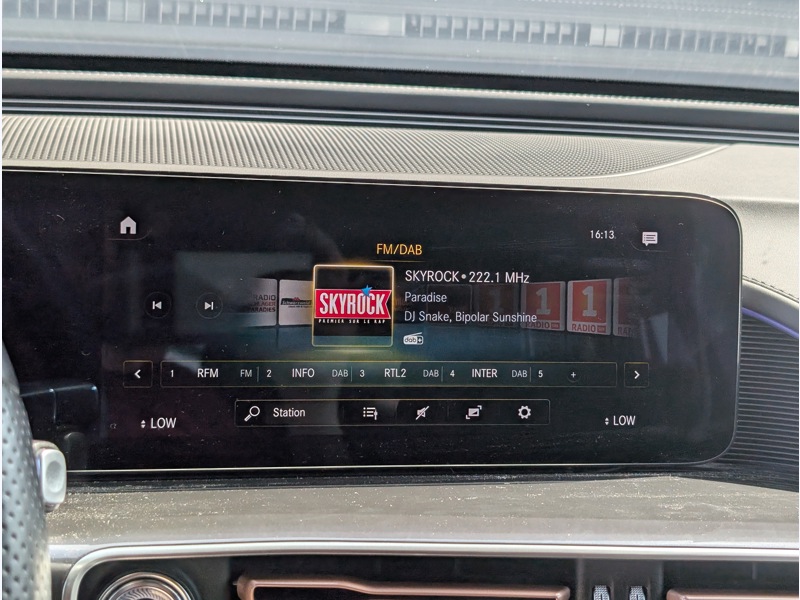 Image Mercedes-Benz EQC 400 4MATIC AMG LINE TO SIEGES ELECTRIQUES MEMOIRES CHAUFFANTS DISTRONIC CAMERA DE RECUL INTEGRATION 