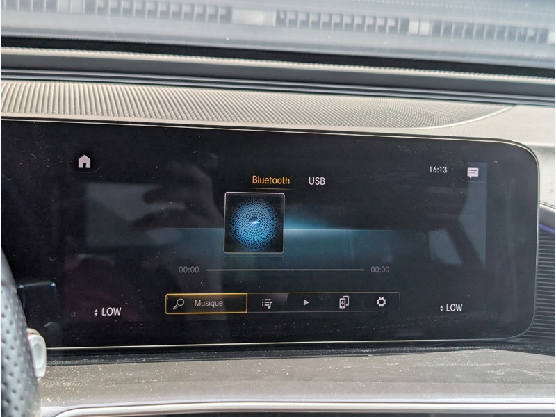 Image Mercedes-Benz EQC 400 4MATIC AMG LINE TO SIEGES ELECTRIQUES MEMOIRES CHAUFFANTS DISTRONIC CAMERA DE RECUL INTEGRATION 