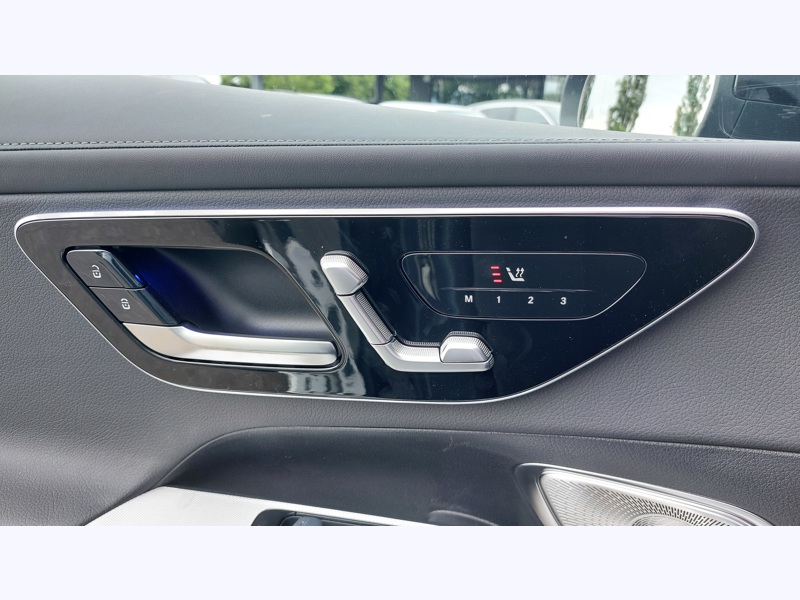 Image Mercedes-Benz GLC COUPÉ GLC 300 e Hybrid EQ AMG LINE Apple CarPlay Android Auto  Pack Sport Noir Sièges chauffants à l'arriè