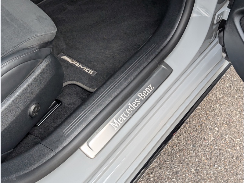 Image Mercedes-Benz CLASSE E BREAK 300 e Break AMG lINE TO SIEGES ELECTRIQUES MEMOIRES CHAUFFANTS BURMESTER CAMERA 360 DISTRONIC OLED P