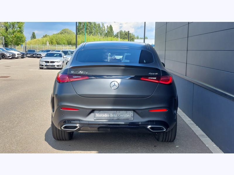 Image Mercedes-Benz GLC COUPÉ GLC 220 d 4MATIC Coupé AMG Line Pack d'assistance à la conduite Plus  Pack Sport Black Apple CarPlay