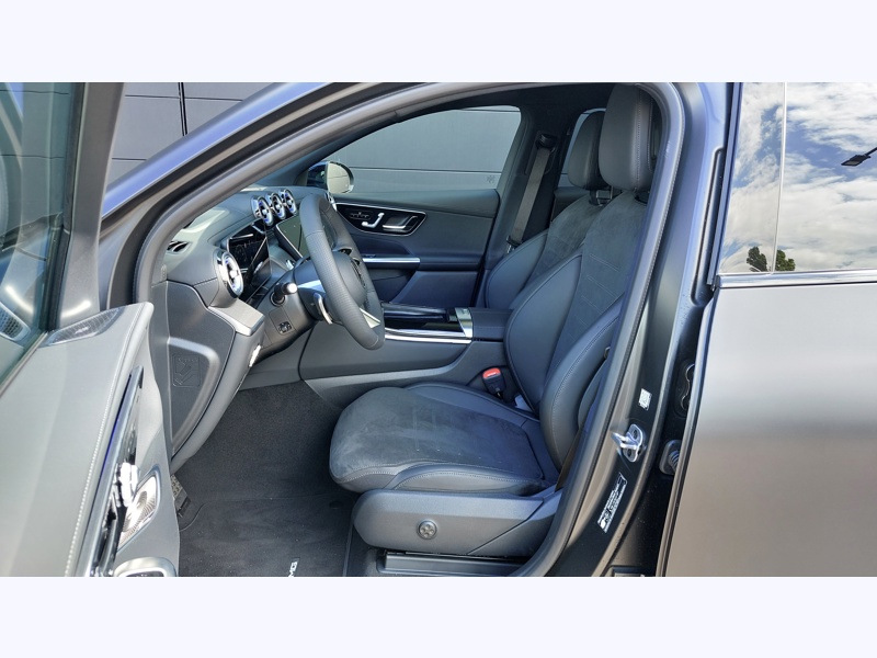 Image Mercedes-Benz GLC COUPÉ GLC 220 d 4MATIC Coupé AMG Line Pack d'assistance à la conduite Plus  Pack Sport Black Apple CarPlay