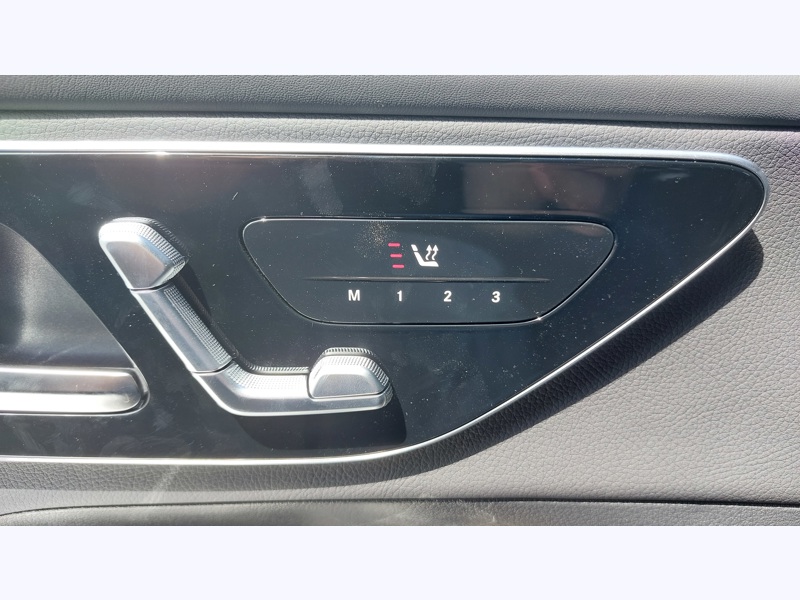 Image Mercedes-Benz GLC COUPÉ GLC 220 d 4MATIC Coupé AMG Line Pack d'assistance à la conduite Plus  Pack Sport Black Apple CarPlay