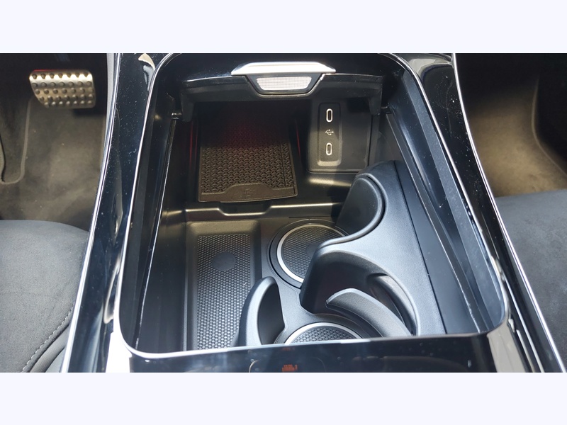 Image Mercedes-Benz GLC COUPÉ GLC 220 d 4MATIC Coupé AMG Line Pack d'assistance à la conduite Plus  Pack Sport Black Apple CarPlay