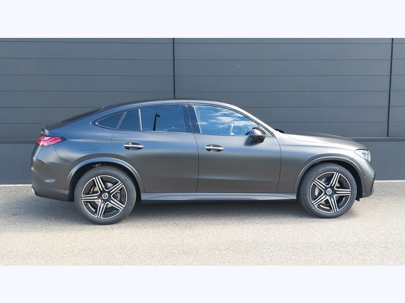 Image Mercedes-Benz GLC COUPÉ GLC 220 d 4MATIC Coupé AMG Line Pack d'assistance à la conduite Plus  Pack Sport Black Apple CarPlay