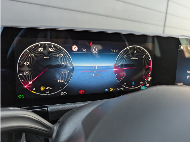 Image Mercedes-Benz GLA 200 d  AMG LINE TO SIEGES AVANTS ELECTRIQUES MEMOIRES CHAUFFANTS CAMERA 360° MULTIBEAM HUD REALITE A