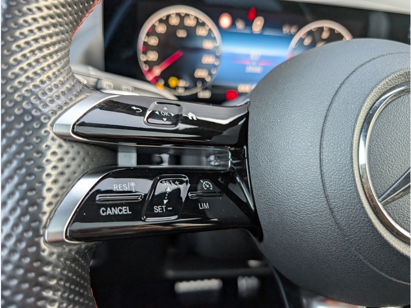 Image Mercedes-Benz GLA 200 d  AMG LINE TO SIEGES AVANTS ELECTRIQUES MEMOIRES CHAUFFANTS CAMERA 360° MULTIBEAM HUD REALITE A