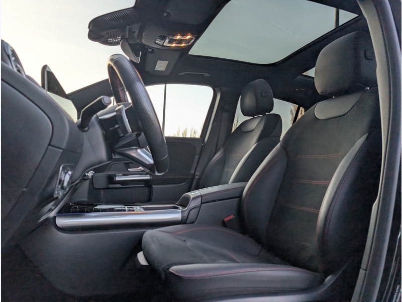 Image Mercedes-Benz GLA 200 d  AMG LINE TO SIEGES AVANTS ELECTRIQUES MEMOIRES CHAUFFANTS CAMERA 360° MULTIBEAM HUD REALITE A