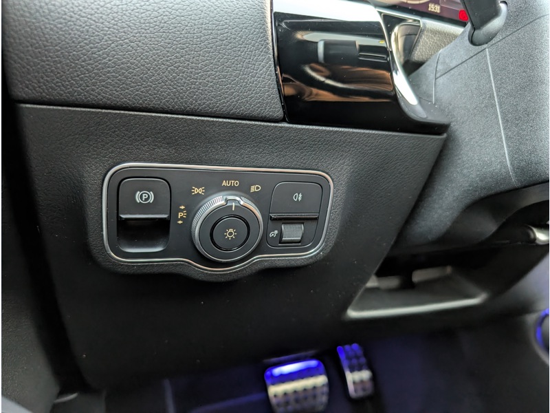 Image Mercedes-Benz GLA 200 d  AMG LINE TO SIEGES AVANTS ELECTRIQUES MEMOIRES CHAUFFANTS CAMERA 360° MULTIBEAM HUD REALITE A