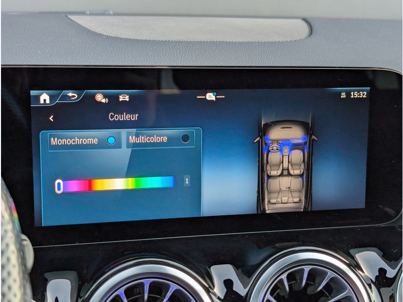 Image Mercedes-Benz GLA 200 d  AMG LINE TO SIEGES AVANTS ELECTRIQUES MEMOIRES CHAUFFANTS CAMERA 360° MULTIBEAM HUD REALITE A