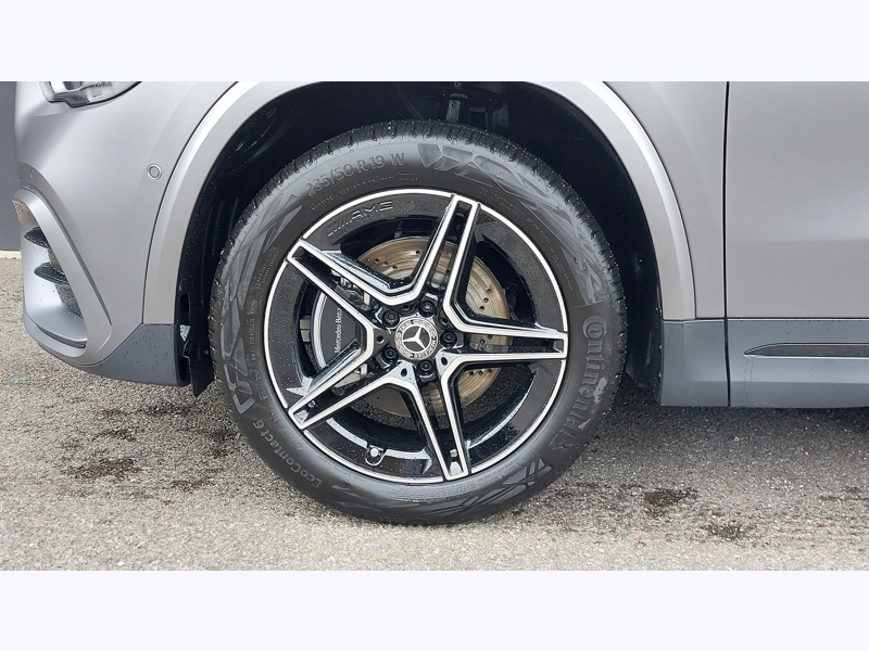 Image Mercedes-Benz GLA 250 e Hybrid EQ AMG Line AMG Line Pack Sport Noir AMG Line Premium Plus Gris montagne magno MANUFACT