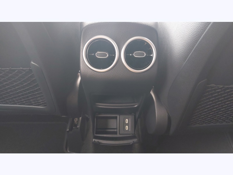 Image Mercedes-Benz GLA 250 e Hybrid EQ AMG Line AMG Line Pack Sport Noir AMG Line Premium Plus Gris montagne magno MANUFACT