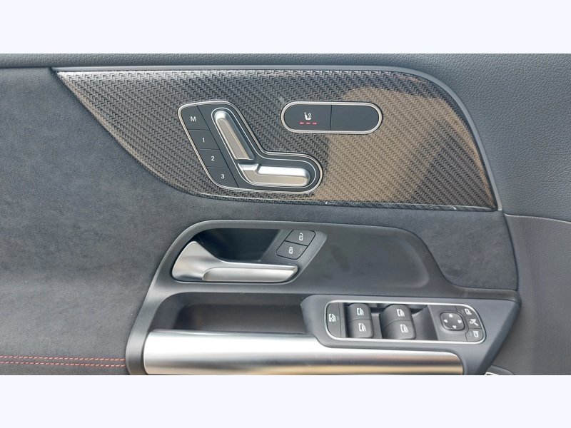 Image Mercedes-Benz GLA 250 e Hybrid EQ AMG Line AMG Line Pack Sport Noir AMG Line Premium Plus Gris montagne magno MANUFACT