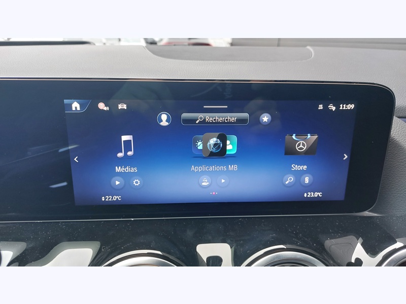 Image Mercedes-Benz GLA 250 e Hybrid EQ AMG Line AMG Line Pack Sport Noir AMG Line Premium Plus Gris montagne magno MANUFACT