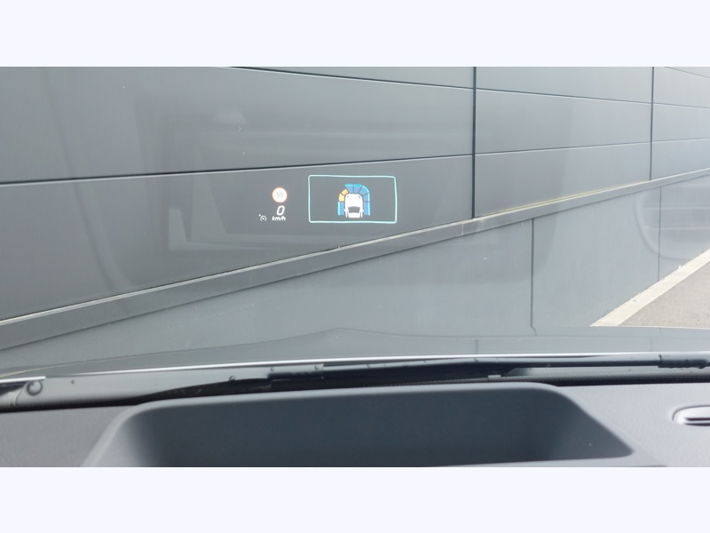 Image Mercedes-Benz GLA 250 e Hybrid EQ AMG Line AMG Line Pack Sport Noir AMG Line Premium Plus Gris montagne magno MANUFACT