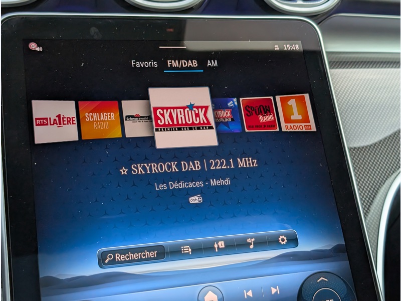 Image Mercedes-Benz CLASSE C BERLINE 220 d   AMG LINE TO SIEGES AVANT ELECTRIQUES MEMOIRES CHAUFFANTS INTEGRATION SMARTPHONE CAMERA DE RE