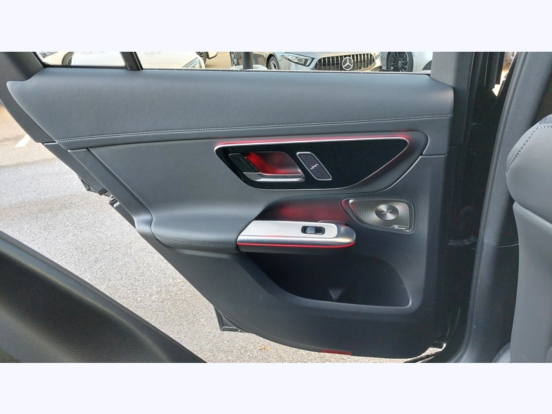 Image Mercedes-Benz GLC SUV GLC 300 e  Hybrid EQ 4MATIC  AMG Line   Pack Sport Noir  Pack Premium Plus Android Auto  Apple  CarP