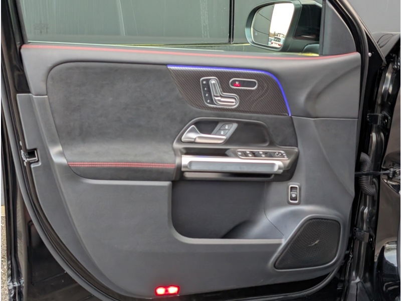 Image Mercedes-Benz GLB 200 d AMG LINE TO SIEGES AVANTS MEMOIRES ELECTRIQUES CHAUFFANTS MULTIBEAM HUD CAMERA 360°