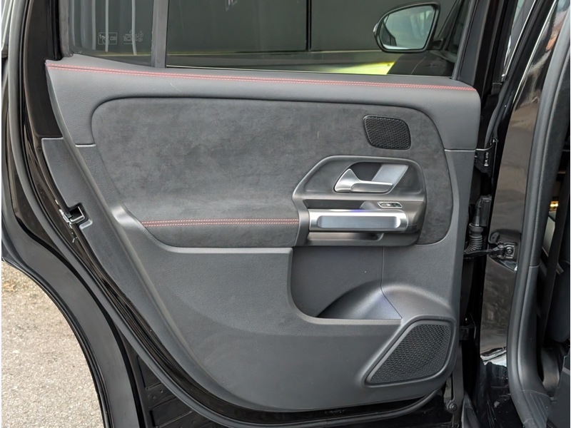 Image Mercedes-Benz GLB 200 d AMG LINE TO SIEGES AVANTS MEMOIRES ELECTRIQUES CHAUFFANTS MULTIBEAM HUD CAMERA 360°