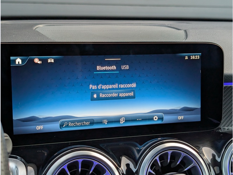 Image Mercedes-Benz GLB 200 d AMG LINE TO SIEGES AVANTS MEMOIRES ELECTRIQUES CHAUFFANTS MULTIBEAM HUD CAMERA 360°