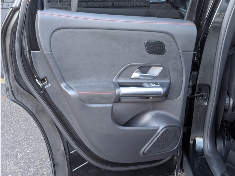 Image Mercedes-Benz GLA 250 e Hybrid EQ  AMG LINE TO SIEGES AVANTS CHAUFFANTS DISTRONIC PLUS SONORISATION ADVANCED INTEGRATI