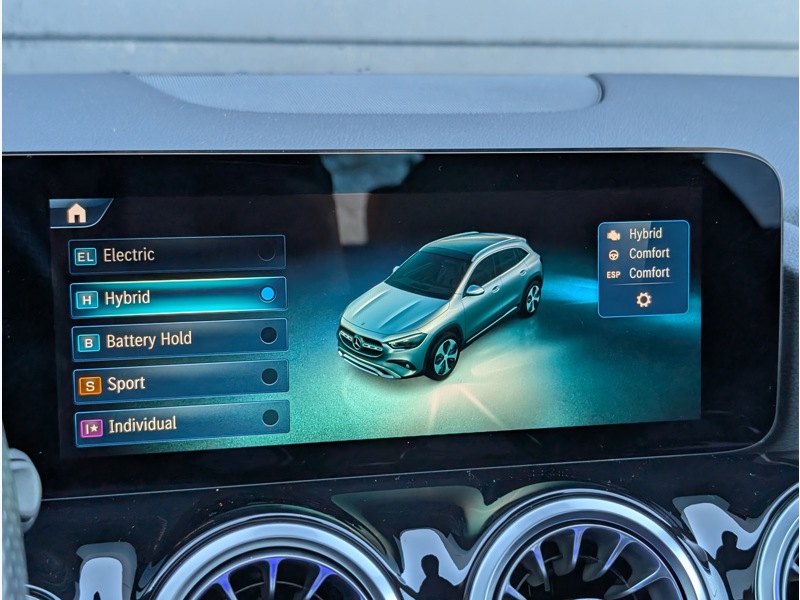 Image Mercedes-Benz GLA 250 e Hybrid EQ  AMG LINE TO SIEGES AVANTS CHAUFFANTS DISTRONIC PLUS SONORISATION ADVANCED INTEGRATI