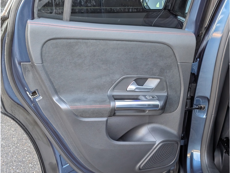 Image Mercedes-Benz GLA 250 e  AMG LINE TO SIEGES AVANTS ELECTRIQUES MEMOIRES CHAUFFANTS MULTIBEAM CAMERA DE RECUL ATTELAGE 