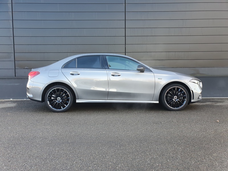 Image Mercedes-Benz CLASSE A 250 e Berline AMG Line TO SIEGES ELECTRIQUES MEMOIRES CHAUFFANTS BURMESTER MULTIBEAM CAMERA 360 INTE