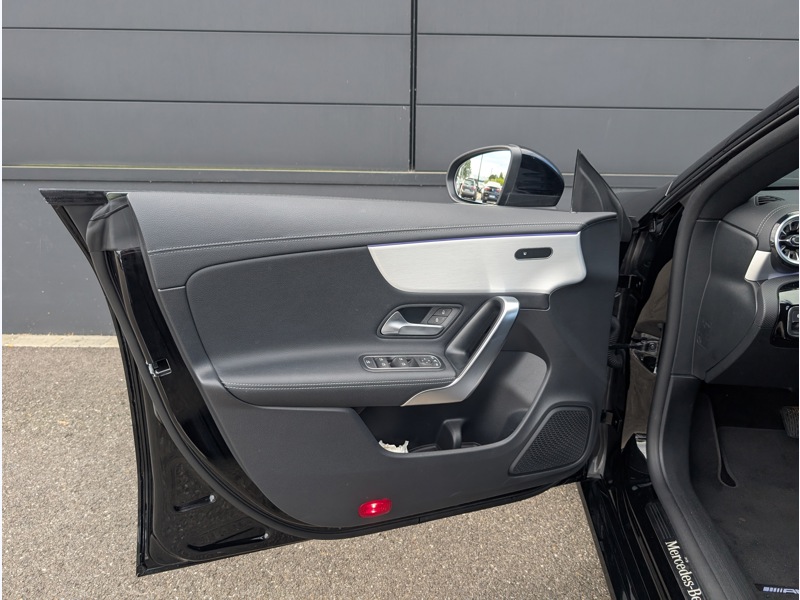 Image Mercedes-Benz CLA SHOOTING BRAKE CLA 180 Shooting Brake PROGRESSIVE LINE SIEGES CHAUFFANTS CAMERA DE RECUL