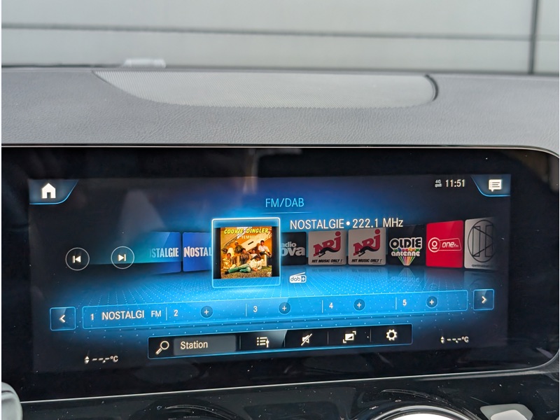 Image Mercedes-Benz EQA 250  AMG LINE TO SIEGES AVANTS CHAUFFANTS CAMERA DE RECUL SONORISATION ADVANCED PROJECTEURS LED ATTE