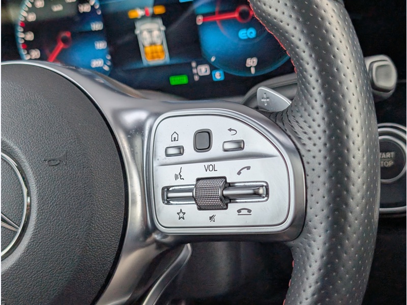 Image Mercedes-Benz EQA 350 4MATIC AMG LINE TO CAMERA 360° HUD SIEGES AVANT ELECTRIQUES MEMOIRES CHAUFFANTS SONORISATON ADVA