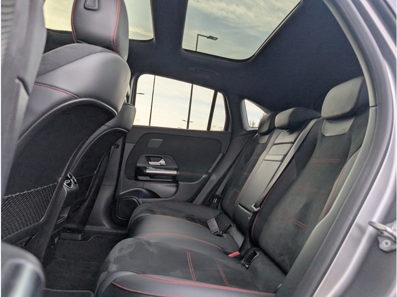 Image Mercedes-Benz EQA 350 4MATIC AMG LINE TO CAMERA 360° HUD SIEGES AVANT ELECTRIQUES MEMOIRES CHAUFFANTS SONORISATON ADVA