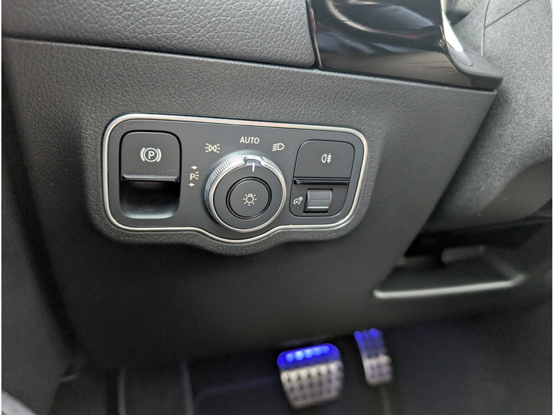 Image Mercedes-Benz EQA 350 4MATIC AMG LINE TO CAMERA 360° HUD SIEGES AVANT ELECTRIQUES MEMOIRES CHAUFFANTS SONORISATON ADVA