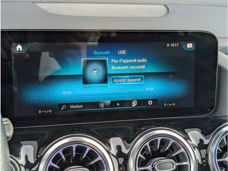 Image Mercedes-Benz EQA 350 4MATIC AMG LINE TO CAMERA 360° HUD SIEGES AVANT ELECTRIQUES MEMOIRES CHAUFFANTS SONORISATON ADVA