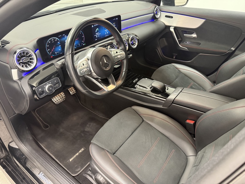 Image Mercedes-Benz CLA SHOOTING BRAKE 200 d AMG Line  Apple CarPlay Toit Ouvrant Full Led Pack Black Attelage