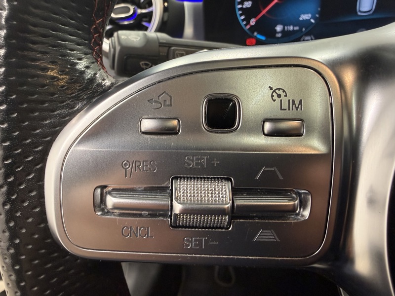 Image Mercedes-Benz CLA SHOOTING BRAKE 200 d AMG Line  Apple CarPlay Toit Ouvrant Full Led Pack Black Attelage