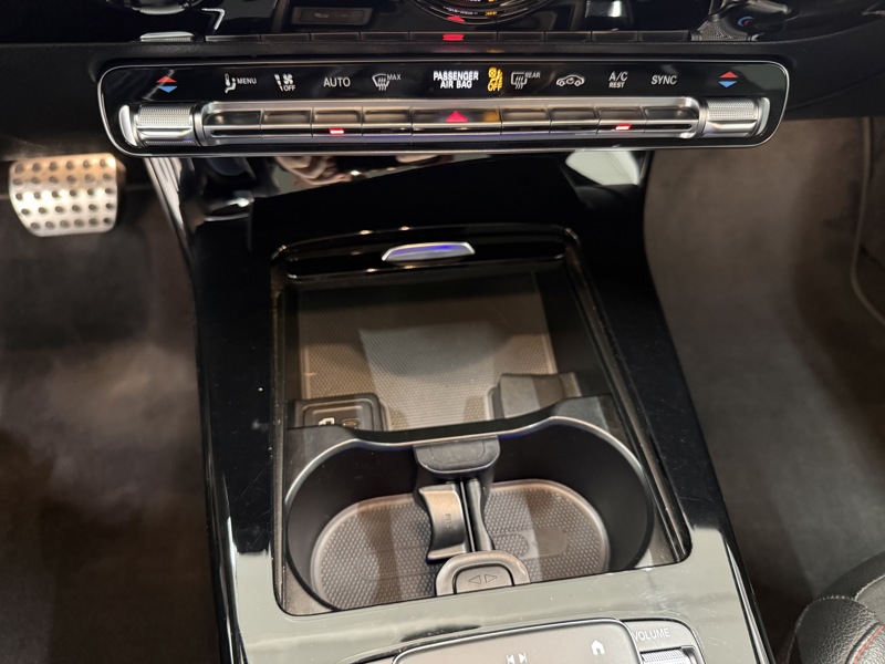 Image Mercedes-Benz CLA SHOOTING BRAKE 200 d AMG Line  Apple CarPlay Toit Ouvrant Full Led Pack Black Attelage