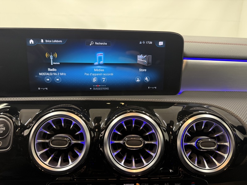 Image Mercedes-Benz CLA SHOOTING BRAKE 200 d AMG Line  Apple CarPlay Toit Ouvrant Full Led Pack Black Attelage