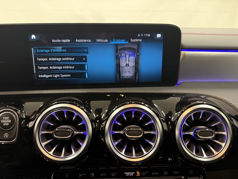 Image Mercedes-Benz CLA SHOOTING BRAKE 200 d AMG Line  Apple CarPlay Toit Ouvrant Full Led Pack Black Attelage