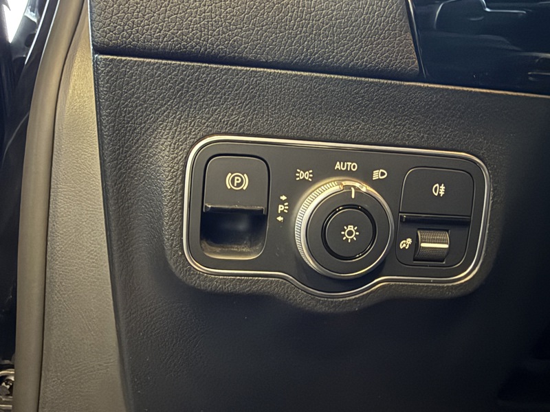 Image Mercedes-Benz GLA 200 d AMG Line  Full Led Toit Ouvrant Apple CarPlay