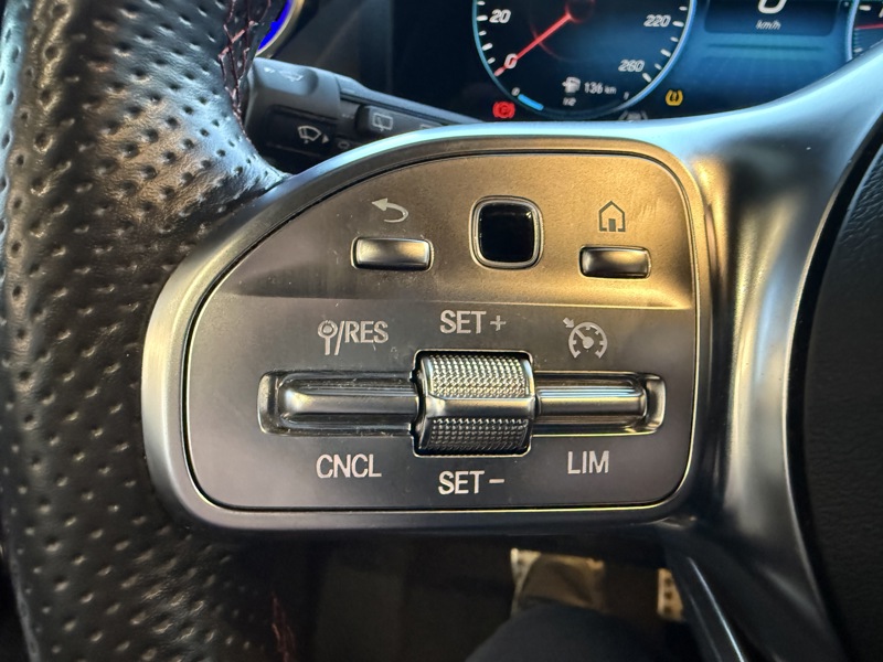 Image Mercedes-Benz GLA 200 d AMG Line  Full Led Toit Ouvrant Apple CarPlay