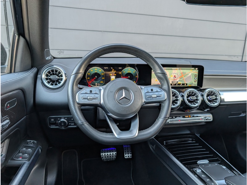 Image Mercedes-Benz GLB 200 d AMG Line ATTELAGE TO SIEGES ELECTRIQUES MEMOIRES CHAUFFANTS BURMESTER CAMERA 360 ATTELAGE INTE