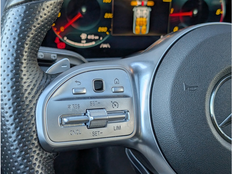 Image Mercedes-Benz GLB 200 d AMG Line ATTELAGE TO SIEGES ELECTRIQUES MEMOIRES CHAUFFANTS BURMESTER CAMERA 360 ATTELAGE INTE