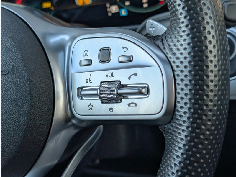 Image Mercedes-Benz GLB 200 d AMG Line ATTELAGE TO SIEGES ELECTRIQUES MEMOIRES CHAUFFANTS BURMESTER CAMERA 360 ATTELAGE INTE