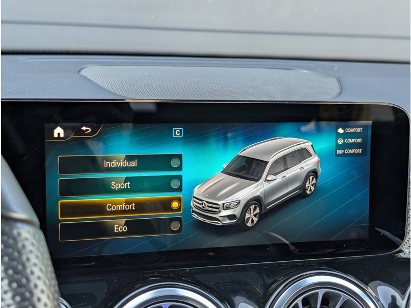 Image Mercedes-Benz GLB 200 d AMG Line ATTELAGE TO SIEGES ELECTRIQUES MEMOIRES CHAUFFANTS BURMESTER CAMERA 360 ATTELAGE INTE