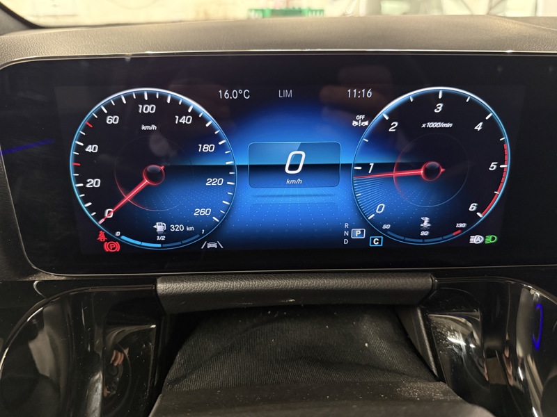 Image Mercedes-Benz GLA 220 d 4MATIC AMG Line  Toit Ouvrant Full Led Apple CarPlay 